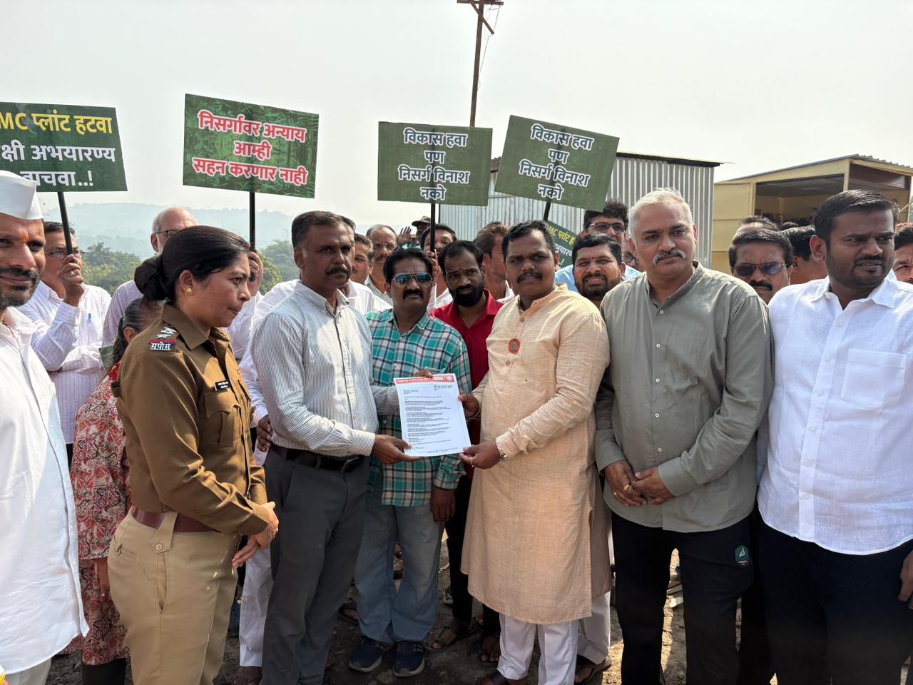 Pune: सुतारवाडी पक्षी अभयारण्यालगतच्या अनधिकृत RMC प्लांटविरोधात ग्रामस्थ व मनसेचे तीव्र आंदोलन